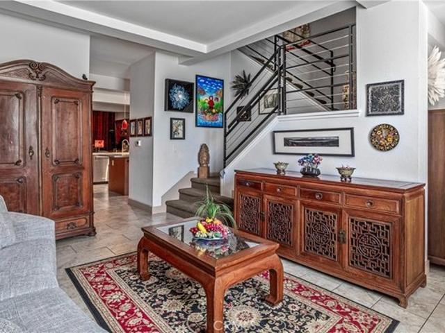Condo for sale in Burbank, California