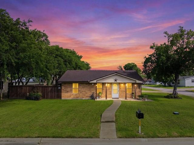 House for sale in Ellis, Texas