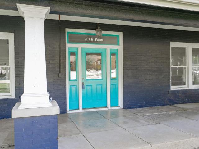 House for sale in Edgewood
