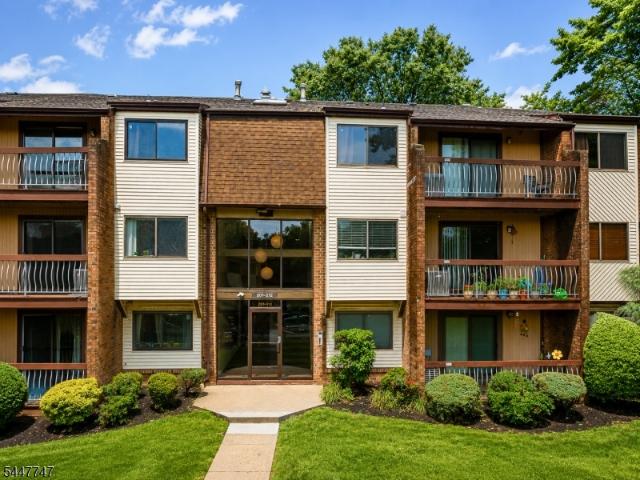 Condo for sale in Edison, New Jersey