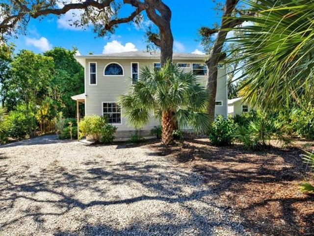House for sale in Crystal Beach, Florida