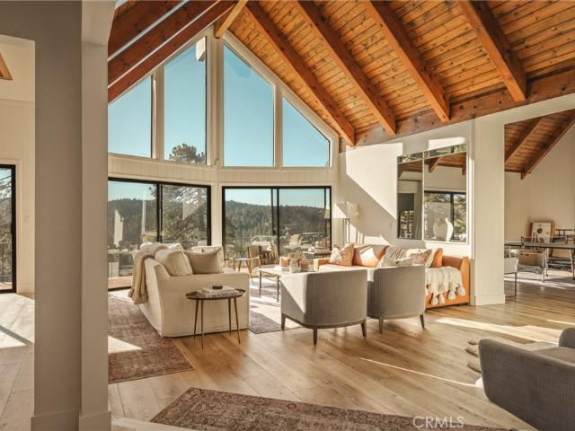 House for sale in Blue Jay, California