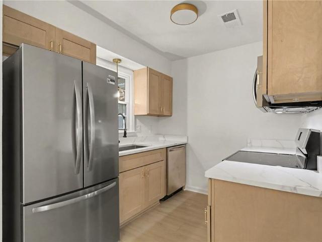 Townhouse for sale in Roswell, Georgia