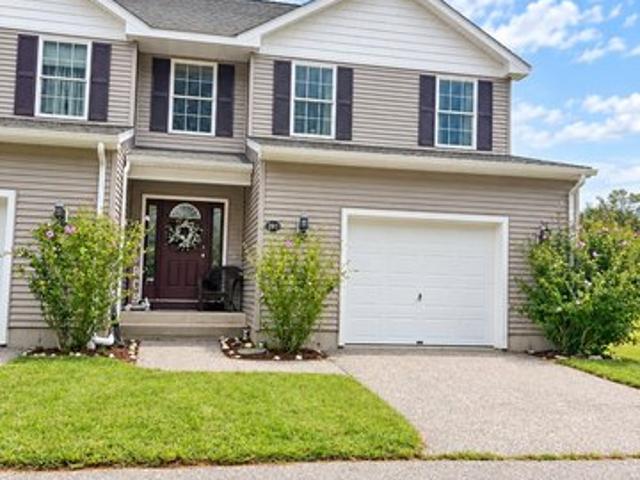 Townhouse for sale in Williamsville Landing, Killingly