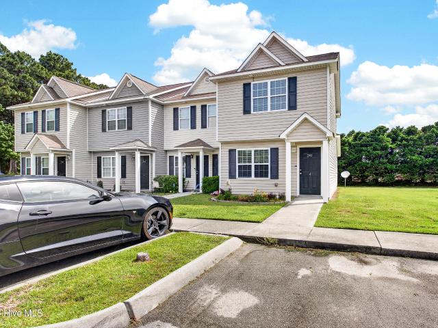 Townhouse for sale in Hubert, North Carolina