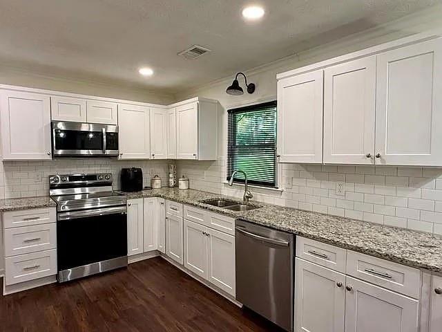 House for sale in Stoneview Acres, Lilburn