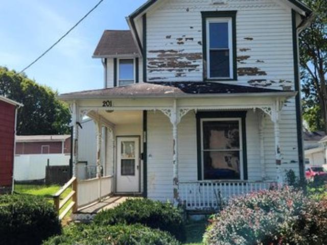 House for sale in Newark, Licking County