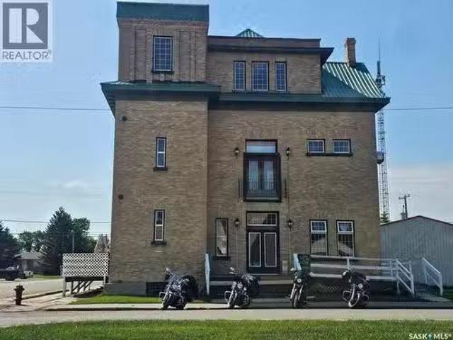 House for sale in Arcola, Brock No. 64