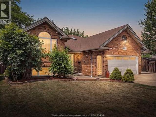 House for sale in Lakeshore, Ontario