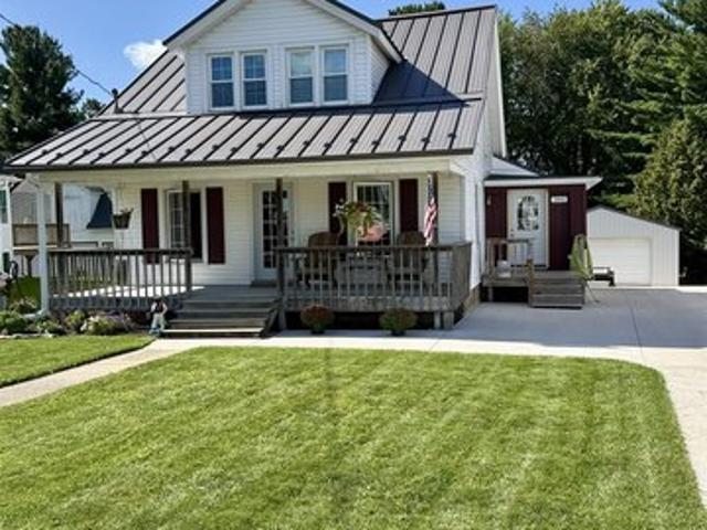 House for sale in Fox Lake Industrial Park, Fox Lake