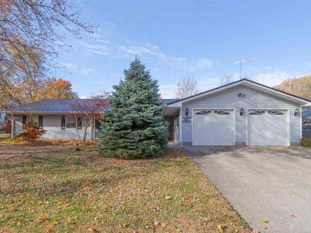 House for sale in Winfield, Iowa