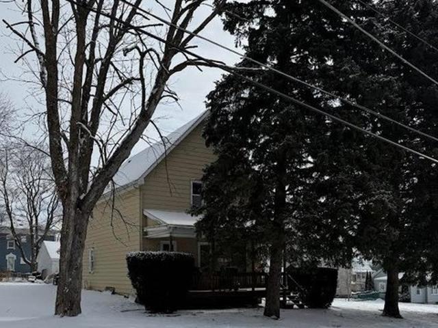 House for sale in Mchenry, Illinois