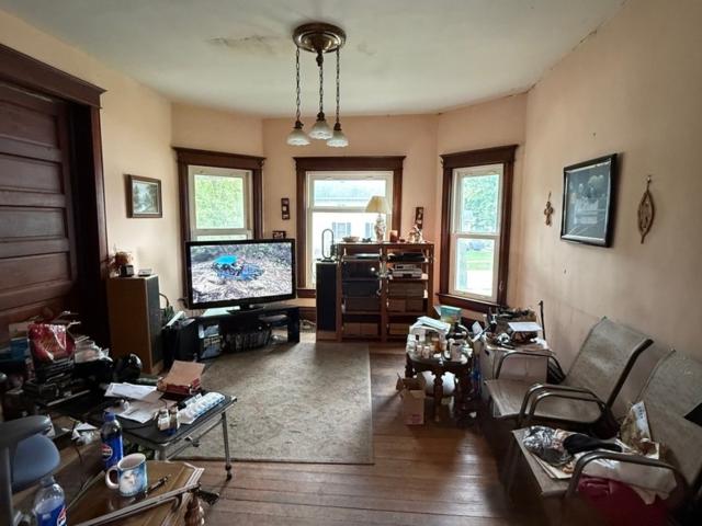 House for sale in Grant Park, Illinois