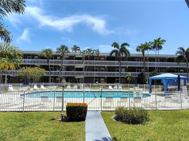 Condo for sale in Hallandale, Florida