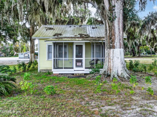 Property for sale in Satsuma, Florida