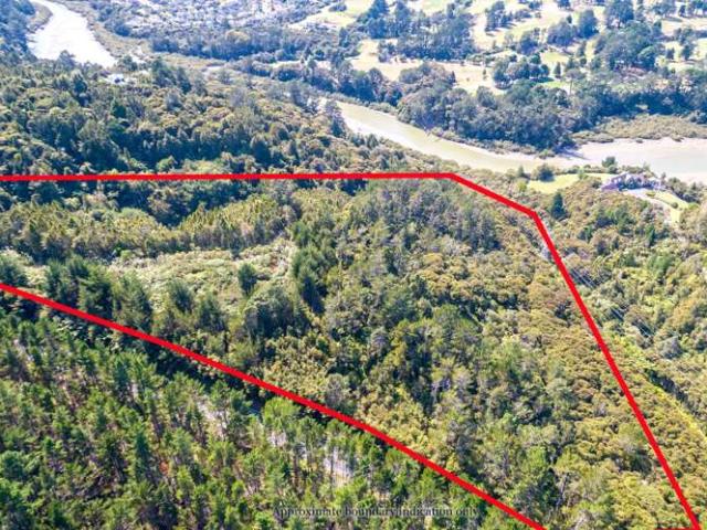Land for sale in Paremoremo, Oroua County