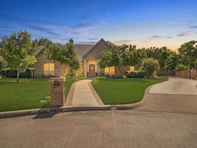House for sale in Colleyville, Texas