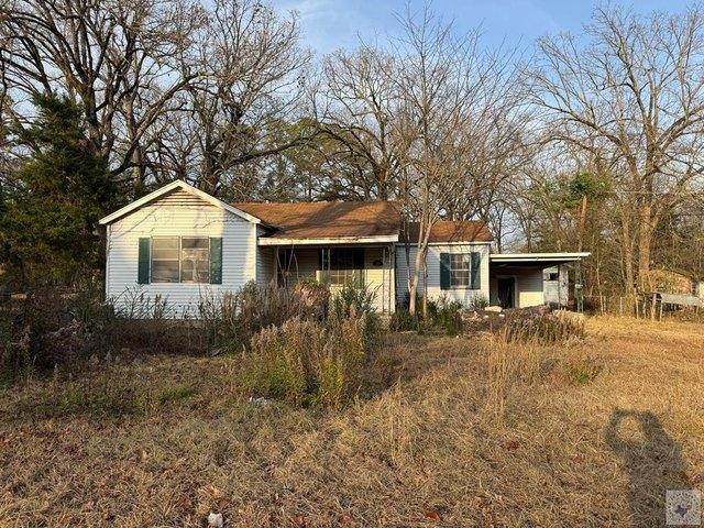 House for sale in Hooks, Texas