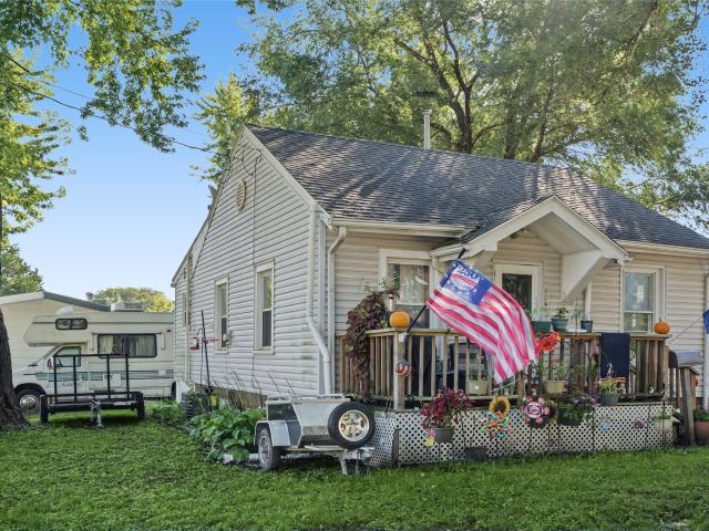 House for sale in Adel, Dallas County