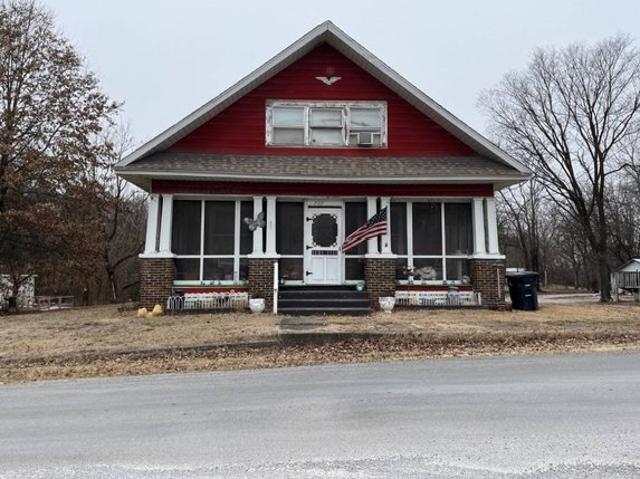 House for sale in Cisne, Illinois