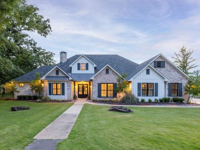 House for sale in Mabank, Texas