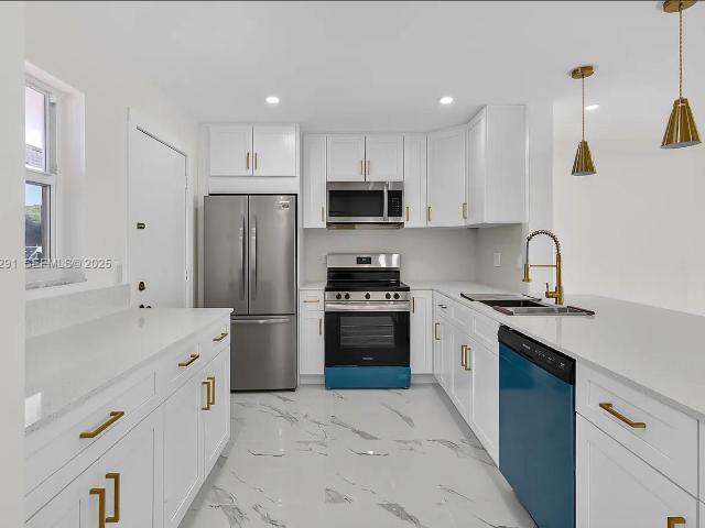 Condo for sale in Dania, Florida