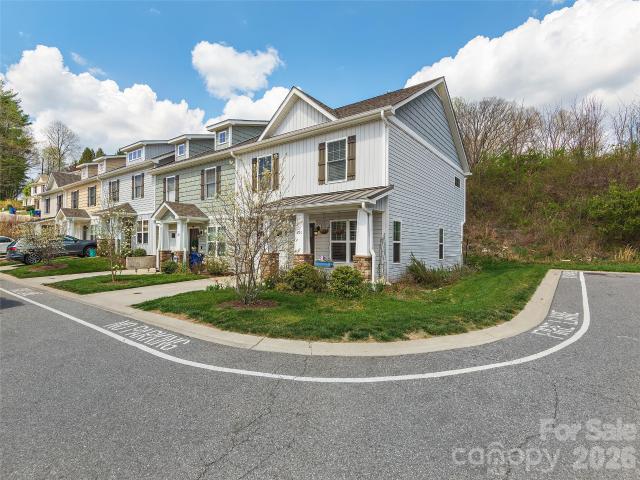 Townhouse for sale in Candler, North Carolina