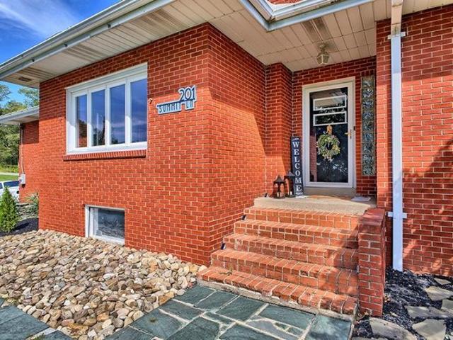 House for sale in New Alexandria, Pennsylvania