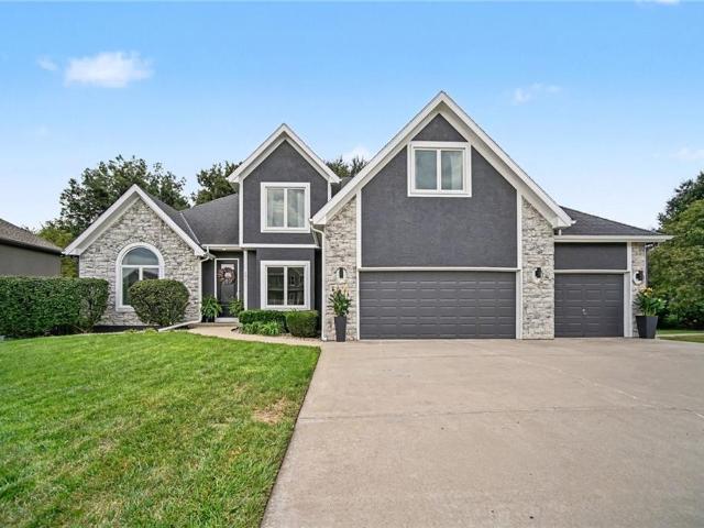 House for sale in Cedar Lake Estates, Smithville