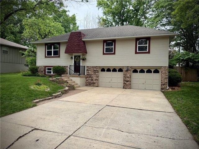 House for sale in Blue Springs, Missouri