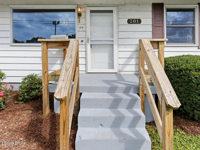 House for sale in Cecilia, Kentucky