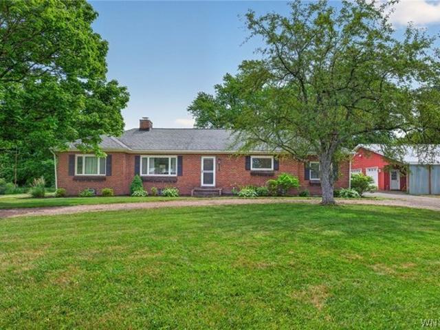 House for sale in Bowmansville, New York