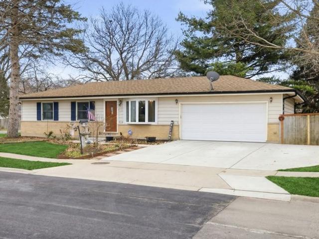 House for sale in Streamwood, Illinois