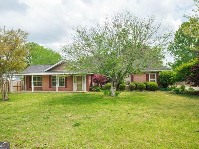 House for sale in Bonaire, Georgia