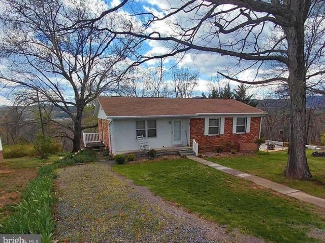 House for sale in Petersburg, West Virginia