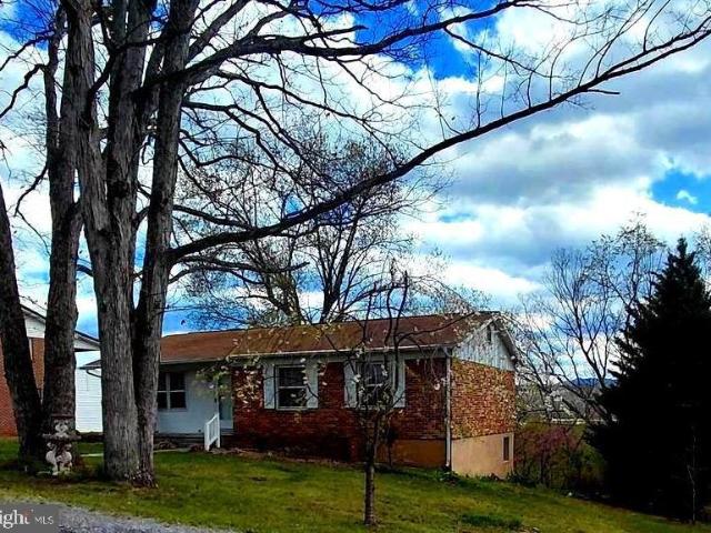 House for sale in Petersburg, West Virginia