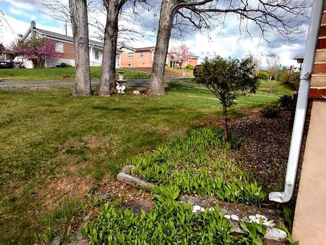 House for sale in Petersburg, West Virginia