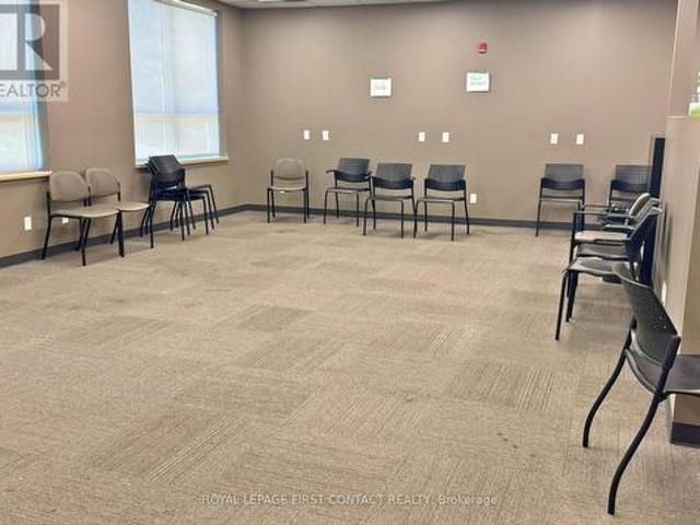 Commercial for rent in Barrie, Ontario