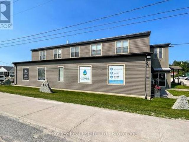 Commercial for rent in Collingwood