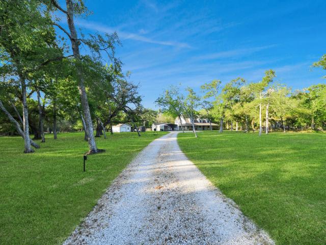 House for sale in Damon, Texas