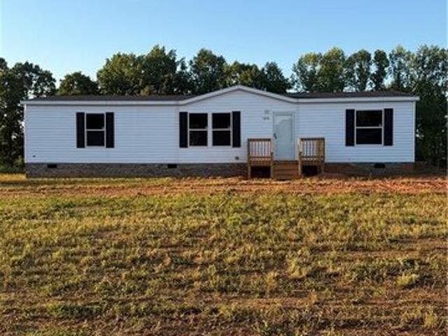 House for sale in Yadkinville, North Carolina