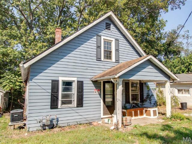 House for sale in Alton, Illinois