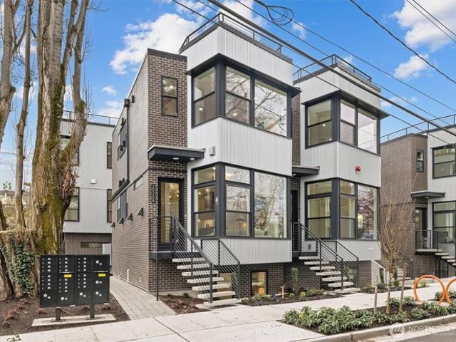 Townhouse for sale in Seattle, Washington
