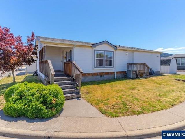 House for sale in Oregonia