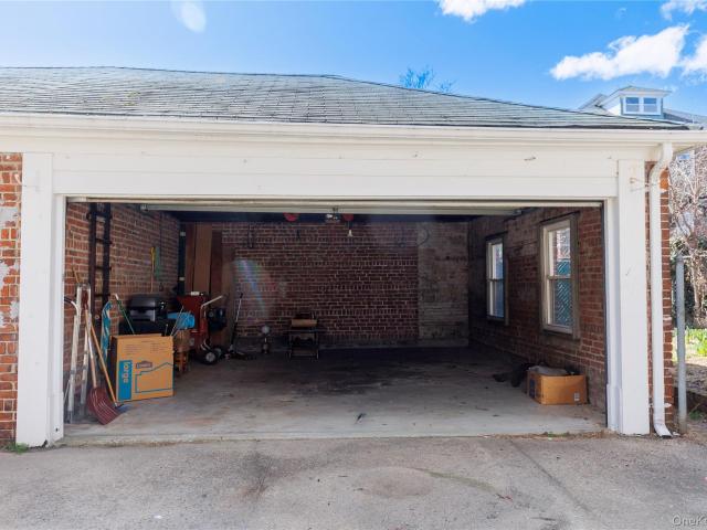 House for sale in The Bronx, Arverne