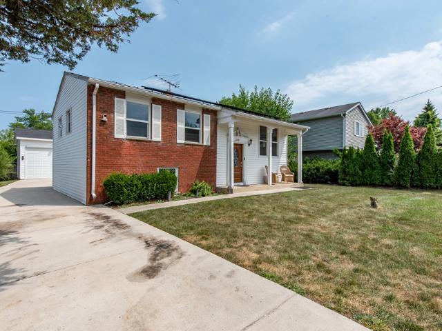 House for sale in Great Lakes, Illinois
