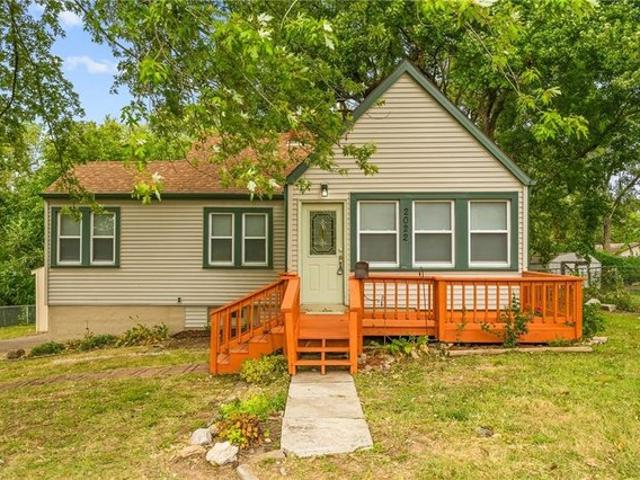 House for sale in East Hollywood, Independence