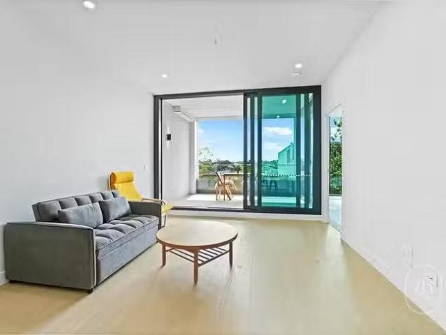 Apartment for rent in Surrey Hills