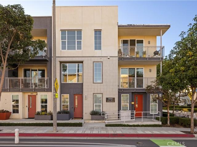 Condo for sale in Costa Mesa, California