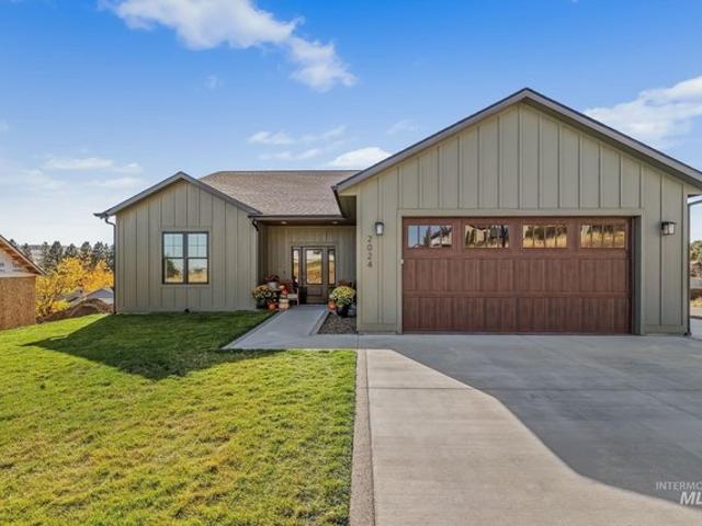 House for sale in Moscow, Latah County